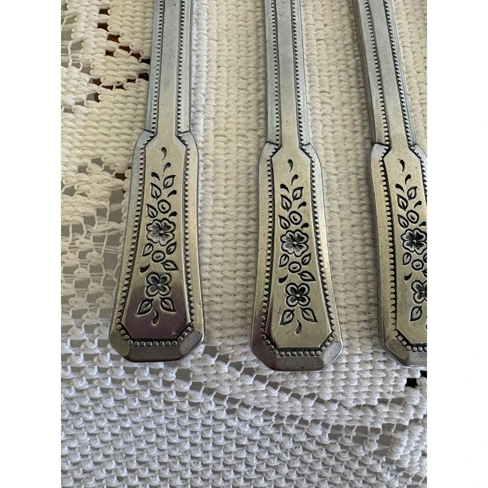 Rogers IS Stainless Korea Floral Dinner Knives Set of 6 Vintage Flatware Silver